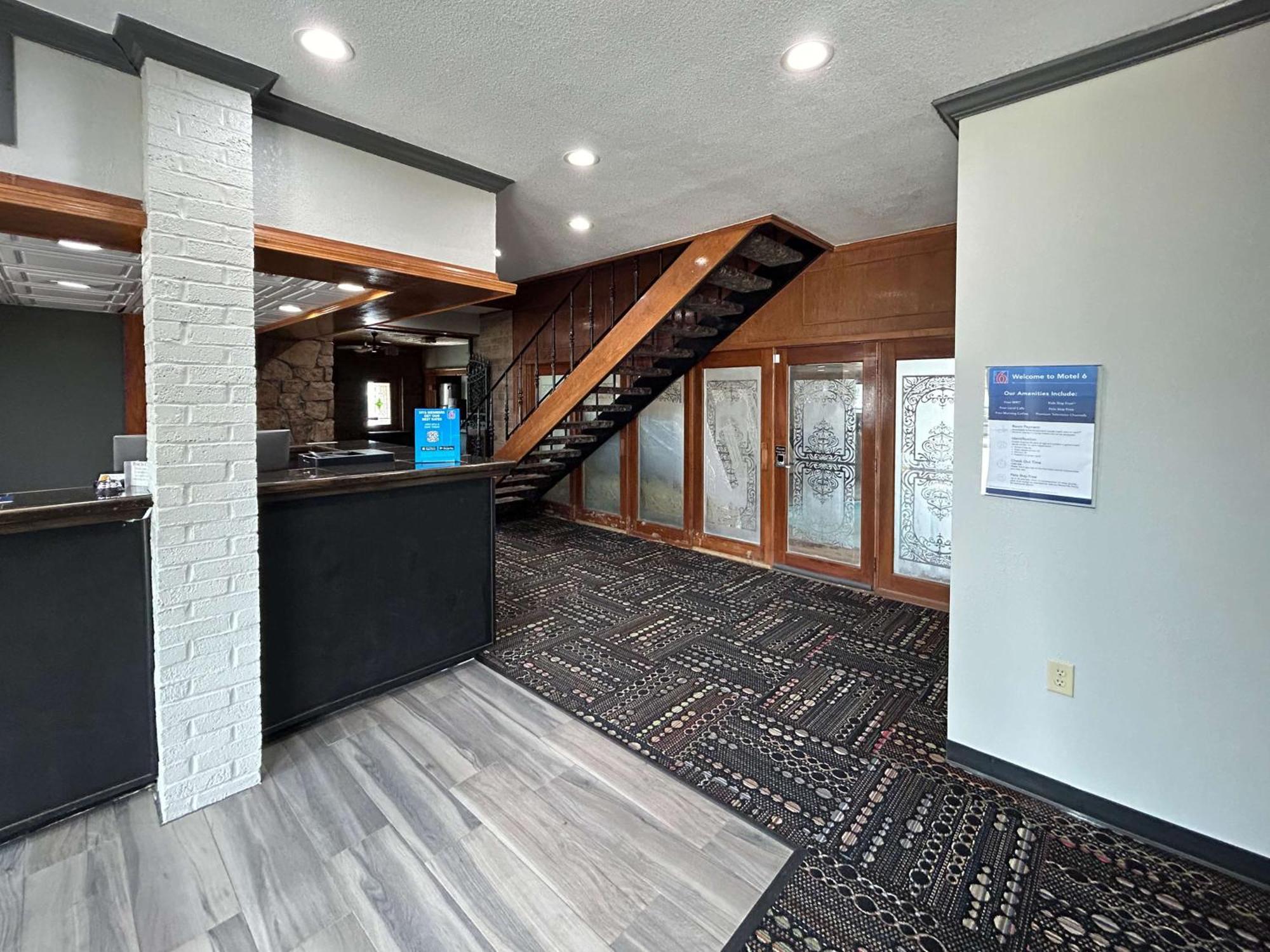 6 Ok Hotel