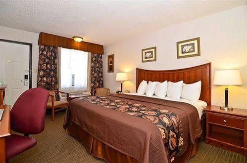 Hotel 6 Ok Ada